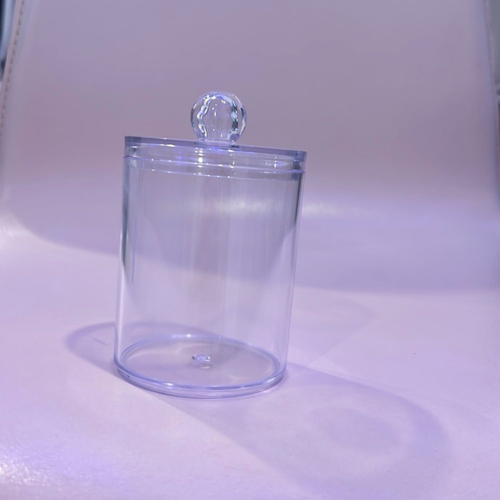 CLEAR CONTAINER